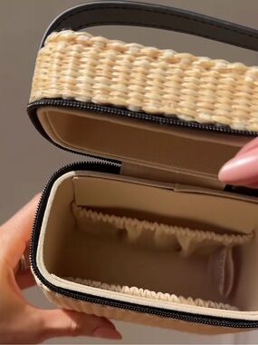 CHANEL Les Beiges Makeup Set Straw Travel Case ONLY